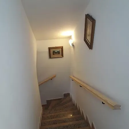 Art Apartment *